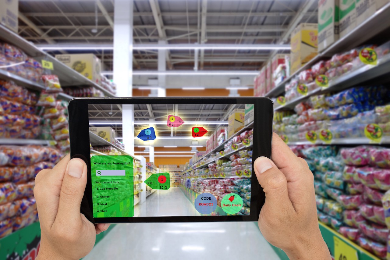 Augmented Reality in Retail: Enhancing Shopping Experiences