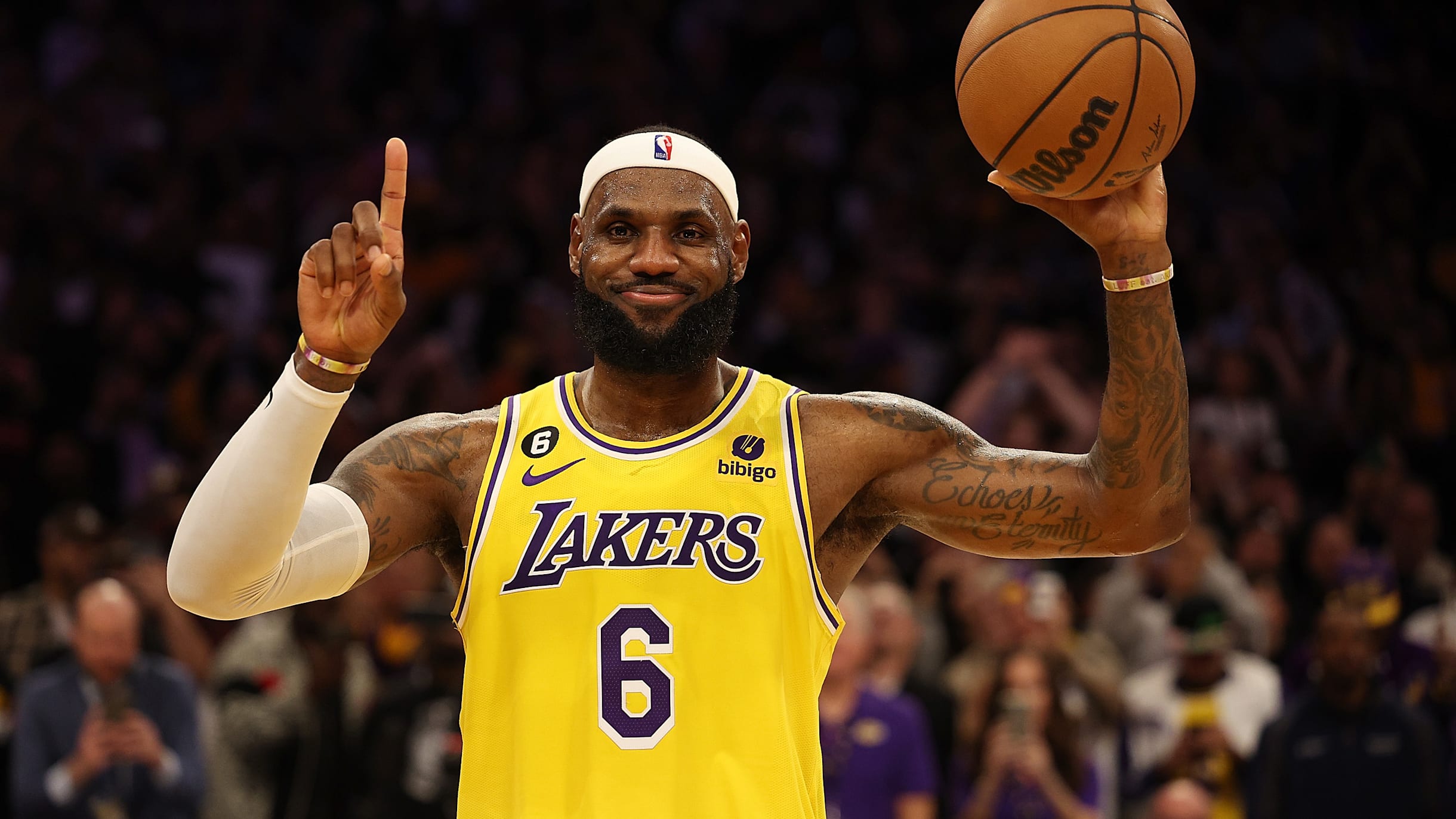 LeBron James Upset, Lakers Lose on Buzzer-Beater, Trail Denver 2-0