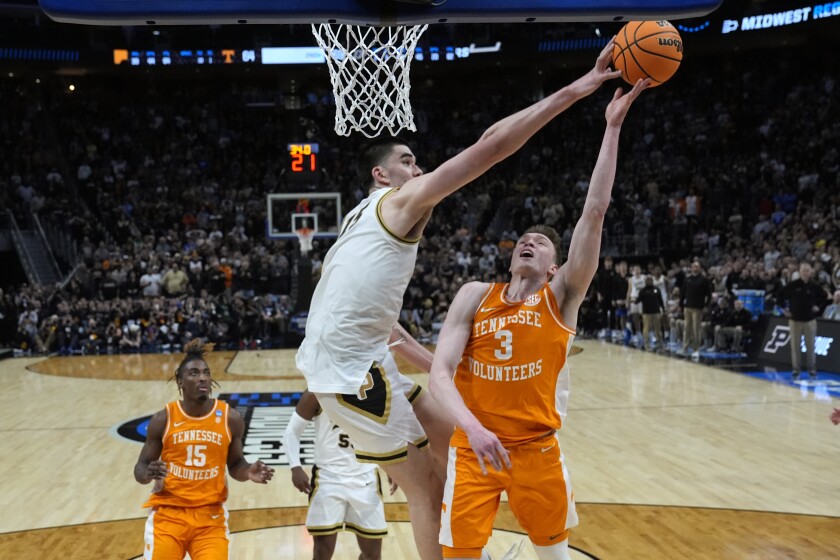 Zach Edey Leads Purdue to Final Four with Win over Tennessee